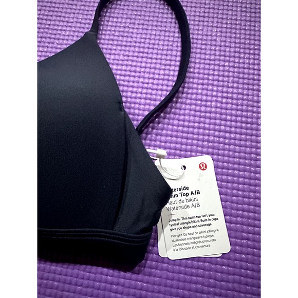 Lululemon Swim Top $68 Value Waterside Size 8 A/B Built-in cups color Blue New - Picture 2 of 5